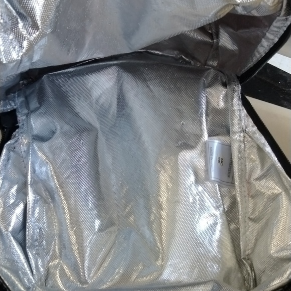 Adidas tablet/ insulated lunch/bag $28 Sz est 12x12x3 inches + free Adidas hat. - Picture 2 of 8